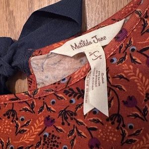 Rust tiered shirt with navy flowers